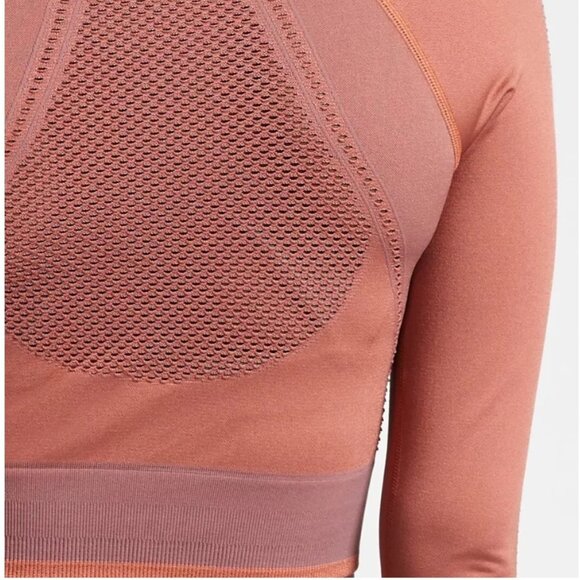 Athleta Legend Shine Crop - Picture 4 of 14